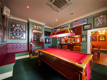Hotel Nicholas :: Sports Bar